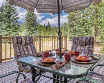 A-Frame Cabin On The Blue River, Big Deck, Fishing, Easy Drive to Town - Silverthorne - Balcony