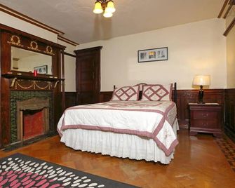 Comfortable Brown Stone Apartment - Brooklyn - Bedroom