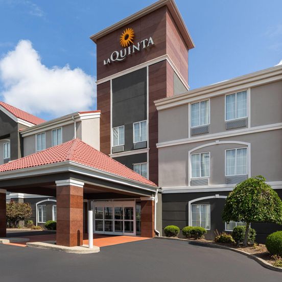 La Quinta Inn & Suites by Wyndham Lexington South / Hamburg image 1