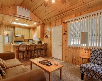 43R Edna's Hearts Desire - North Wawona - Stue