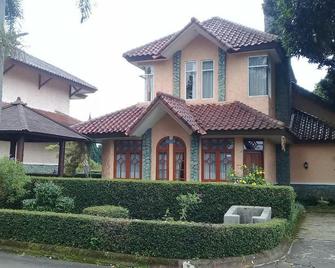 Villa Ciater Highland - Ciater - Edificio