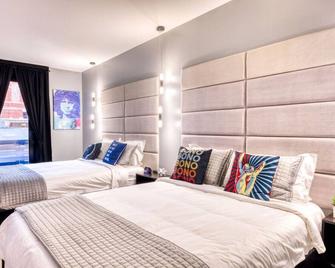 The Bella's Rocker's Rhapsody Suite, Sleeps 4, 2 Queens, Private Patio - Білоксі