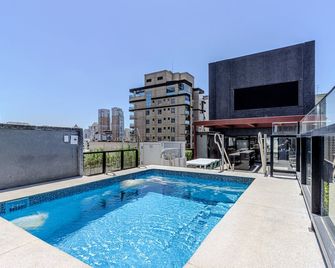 Charlie Sabiá Moema - Sao Paulo - Pool