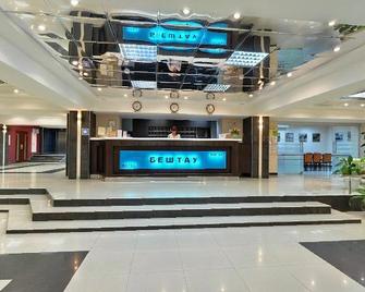 Beshtau Hotel - Pyatigorsk - Front desk
