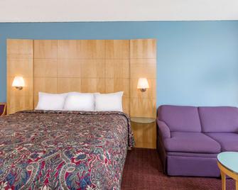 Days Inn by Wyndham Greensboro Airport - Greensboro - Habitación