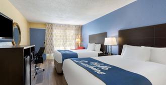 Days Inn by Wyndham Greensboro Airport - Greensboro - Bedroom