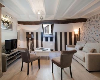 Unique: Dormez Dans une Cave Voûtée! - Nuits-Saint-Georges - Huiskamer