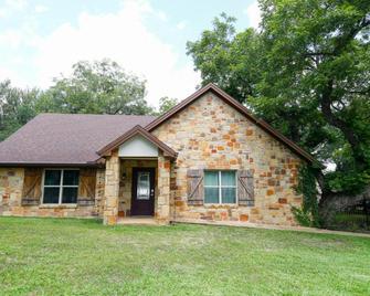 Lake Lbj 4br Home W/ Boat Deck, Huge Yard - Horseshoe Bay - Building