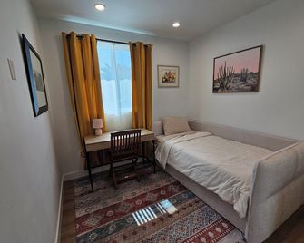Modern Traveler's Escape 2br/1ba - Los Angeles - Bedroom