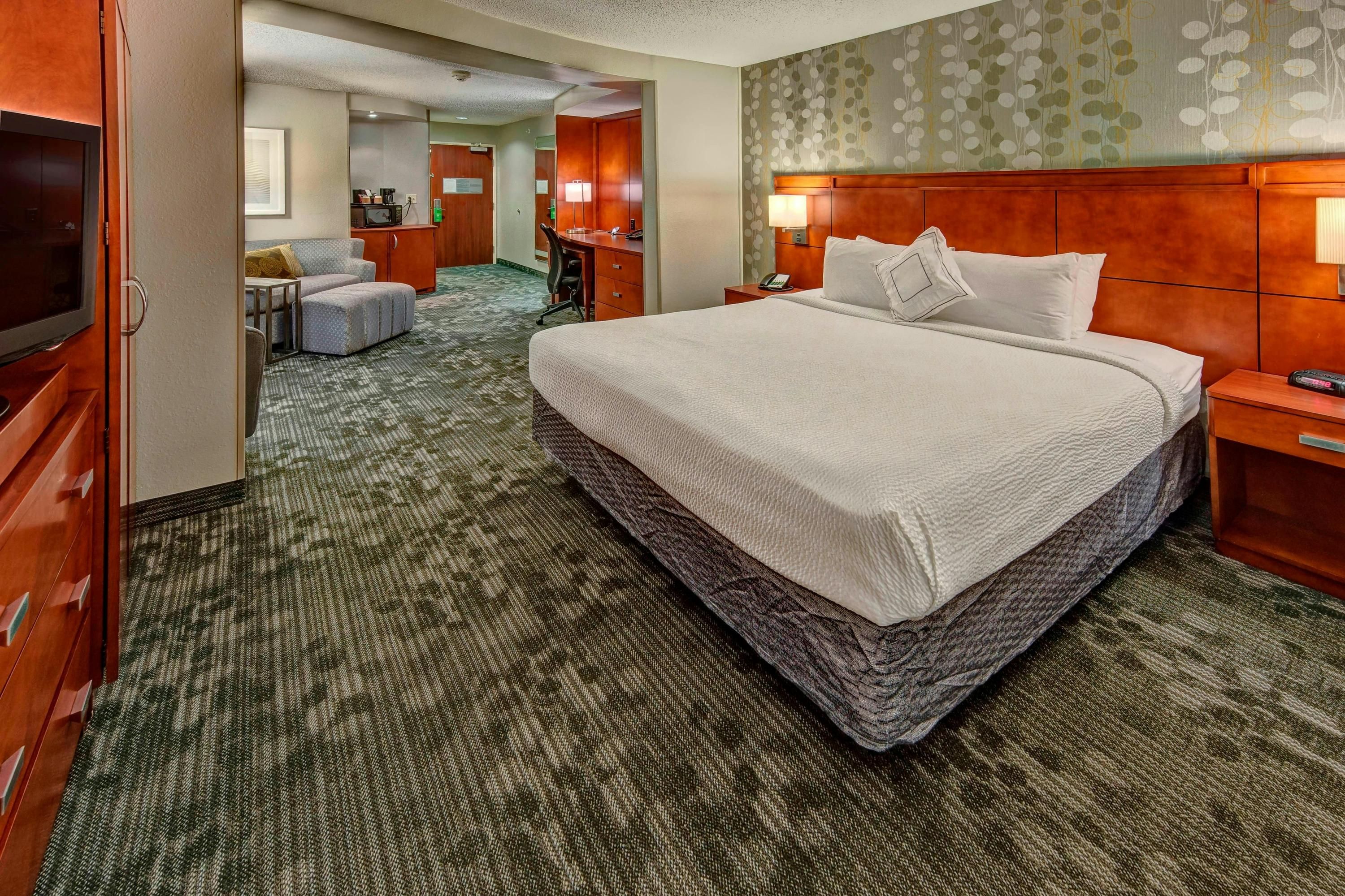 Courtyard by Marriott Alexandria - Alexandria - Habitación