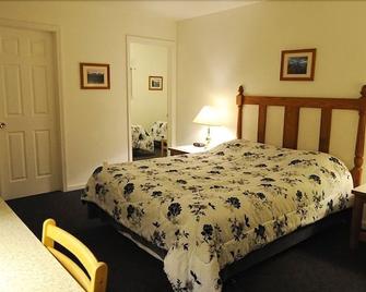 Burney Motel - Burney - Habitación