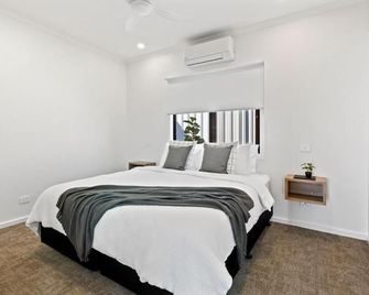 Port Lincoln Beach Front Apartments - Порт-Лінкольн - Спальня