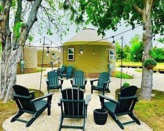 Equestrian Elegance - Unit #8 - Woodway - Patio