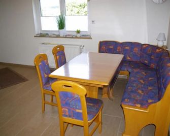 Ferienwohnung Am Steigerwaldrand - Sugenheim - Essbereich