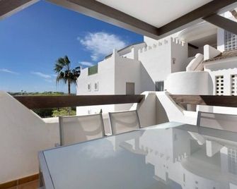 Budha Candor free parking by Staycare - Rota - Balkon