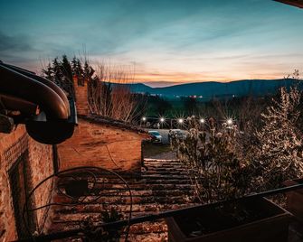 B&B Casa Di Campagna In Toscana - Sovicille - Buiten zicht