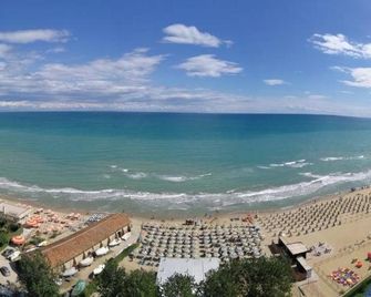 Hermitage Hotel - Silvi Marina - Strand