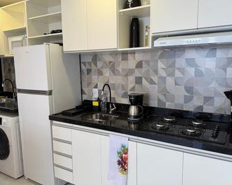 Hosts Br - Apartamentos Funcionais - Fortaleza - Cocina
