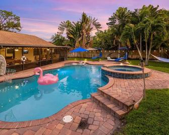 New Regal Manor Paradise Dreamy Heated Pool Spa - Wellington - Pool