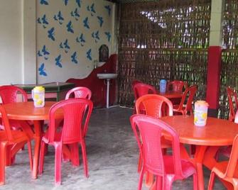 Resort Jayanti Hills Jungle Camp - Alīpur Duār - Restaurant
