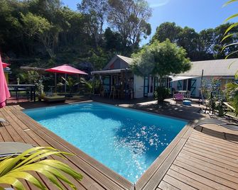 House with pool - Petite-Ile - Svømmebasseng