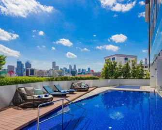 Hilton Garden Inn Singapore Serangoon - Singapore - Pool