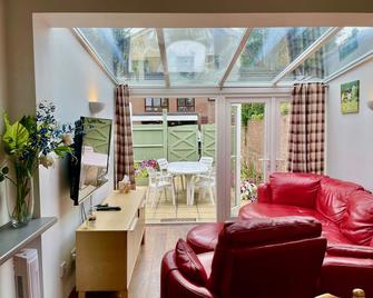 Somers House - pet friendly & parking - Portsmouth - Salon