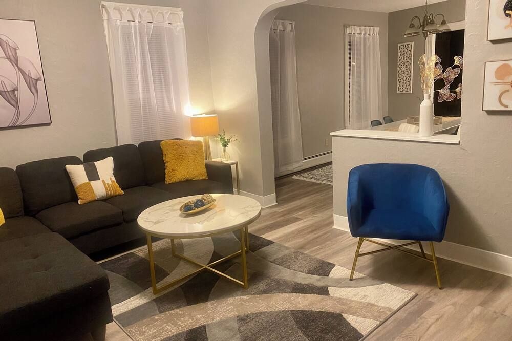 Stylish Freshly Renovated Duplex In Windber Pet Friendly
