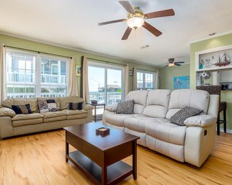Seafari - Cozy Seaside Beach Cottage just a walk to the Gulf. - Dauphin Island - Sala de estar