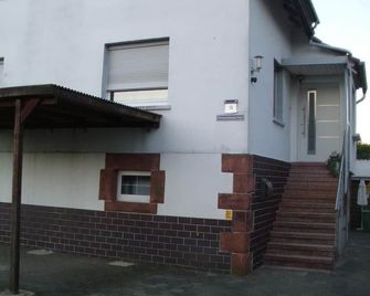 Ferienwohnung Gaby - Marburgo - Edificio