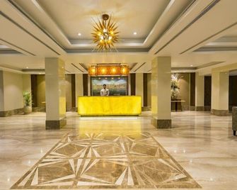 The India Benares - Varanasi - Lobby