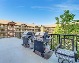 Chelan Home Views, Pool, Hot Tub, and Beach Access - Chelan - Balcón