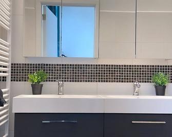 Magnifique Appartement Haut Plafond Très Calme - Brussels