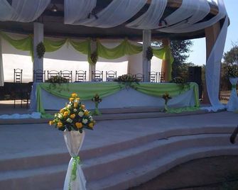 Kaazmein Lodge - Livingstone - Innenhof