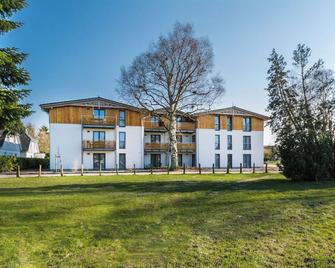 Apartmenthaus Am Park Am Park 17 - Prerow - Gebäude