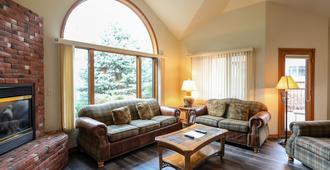 Meadow Lake Resort & Condos - Columbia Falls - Living room