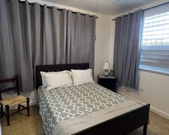 Spacious San Juan Getaway Full-Floor Apartment Home in a central and quiet area. - San Juan - Habitación