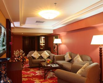 Sanya Hawaii Hotel - Sanya - Sala de estar