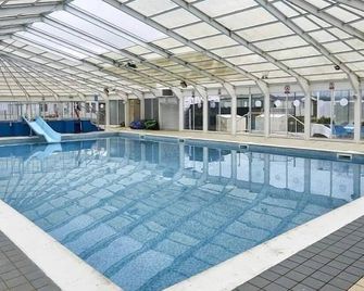 Heacham Beach Caravan-Sleeps 6-Pets Ok-Parking - Heacham - Piscine