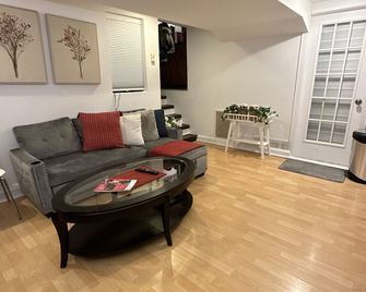 Cosy Apartment house - Montreal