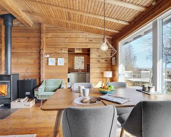 Gorgeous home in Mern with WiFi - Mern - Dining room