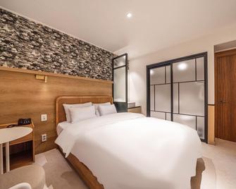 Box Hotel - Daejeon - Habitación