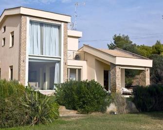 Villa Starshell A' - Pyrgadikia - Edificio