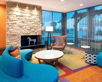 Fairfield Inn & Suites by Marriott Houston Pasadena - Пасадена - Вітальня
