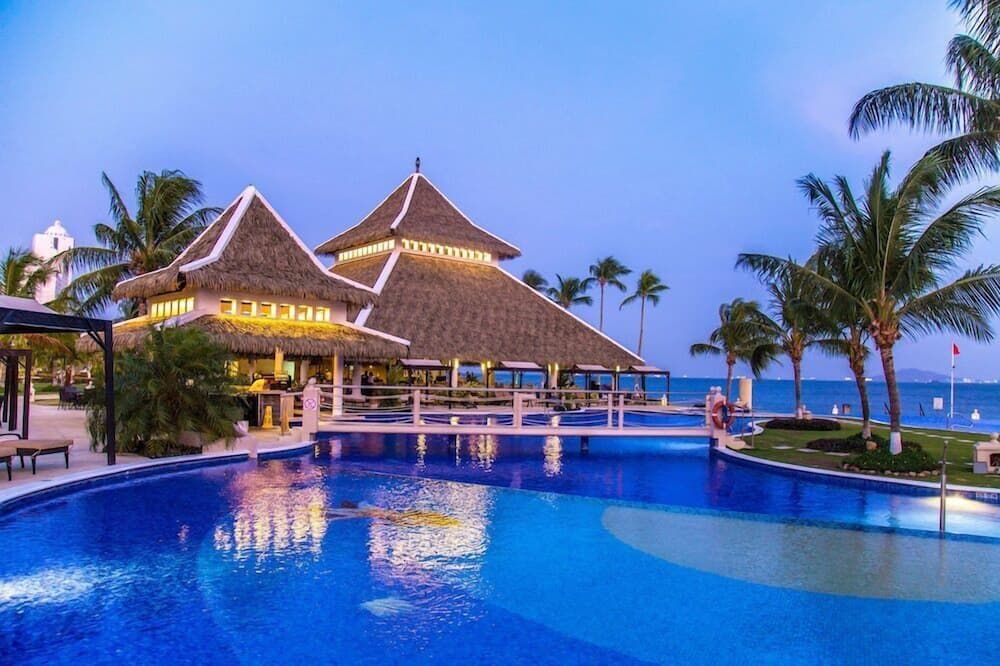 دريمز بلايا بونيتا باناما -سعامامل جميع الخدمات