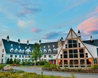 Auberge Le Gite Du Mont-Albert- Sepaq - Sainte-Anne-des-Monts - Building