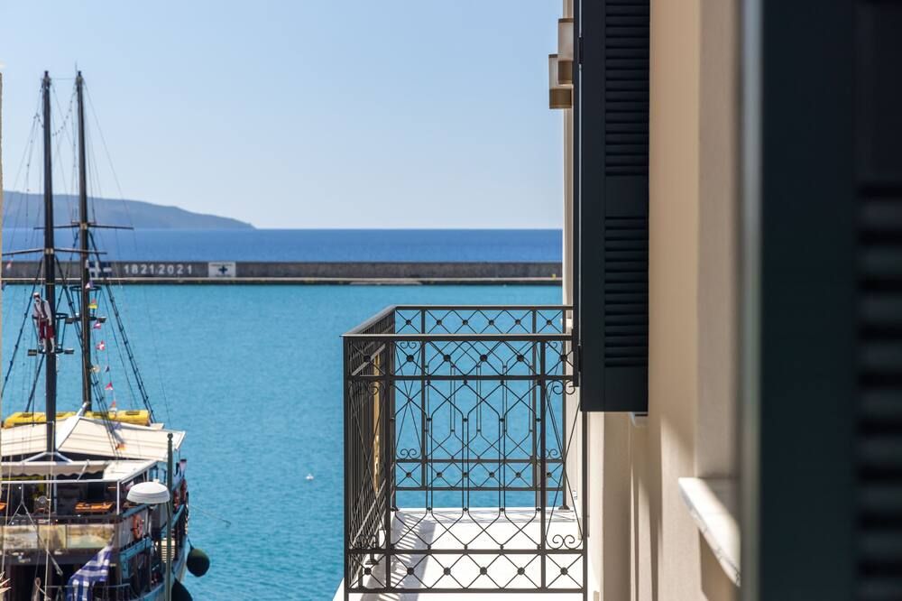 Grand Hotel Kalamata - קאלאמטה - מרפסת