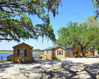 Cabins On the Sampit River . - Georgetown - Building