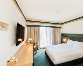 Statesman Hotel - קנברה - חדר שינה