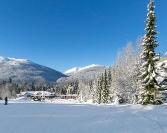 XL Luxury Penthouse Ski-in Ski-out The Aspens - 惠斯勒
